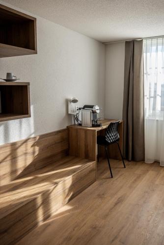 hotel and restaurant baren