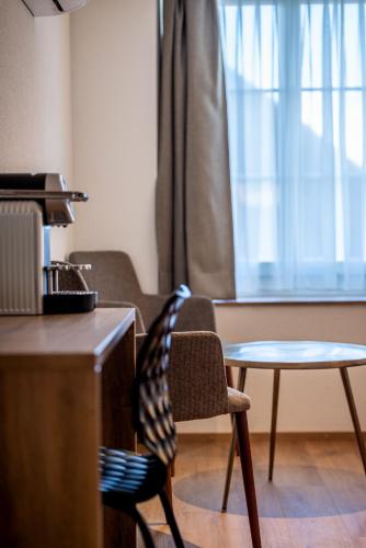 hotel and restaurant baren