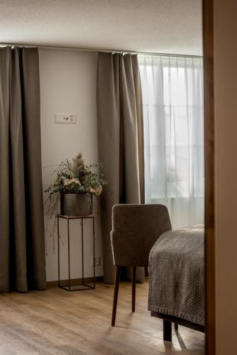 hotel and restaurant baren