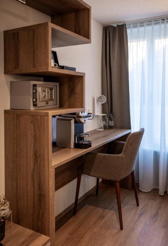 hotel and restaurant baren