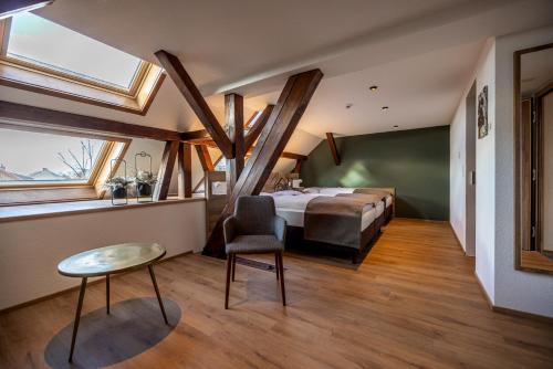 hotel and restaurant baren