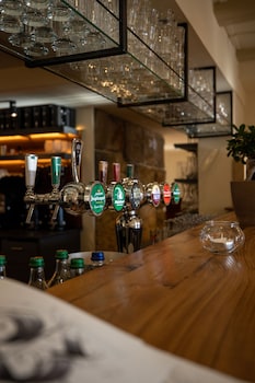 hotel and restaurant baren