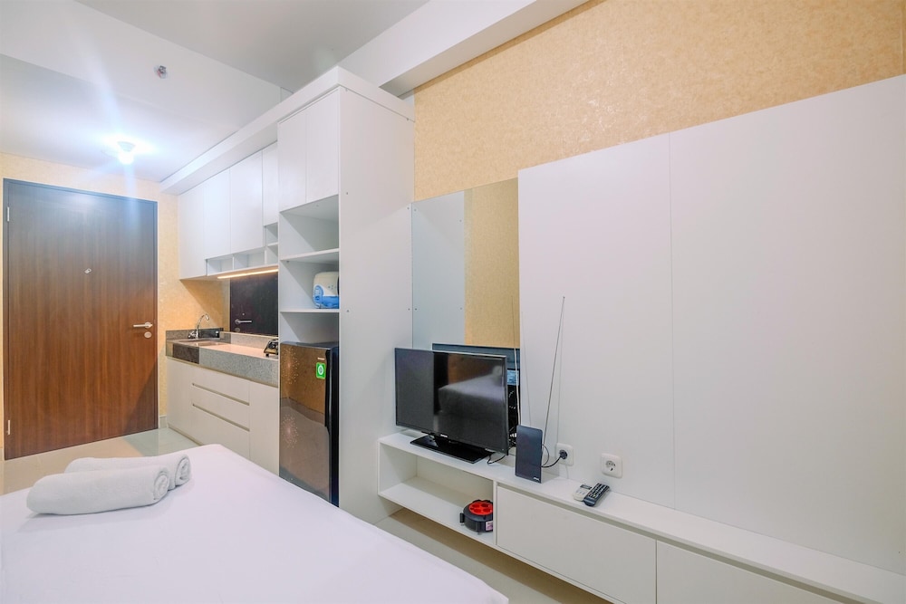 homey and comfort living studio apartment transpark cibubur