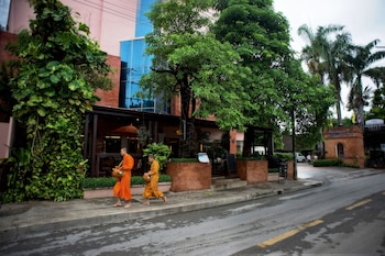 chiang mai gate hotel