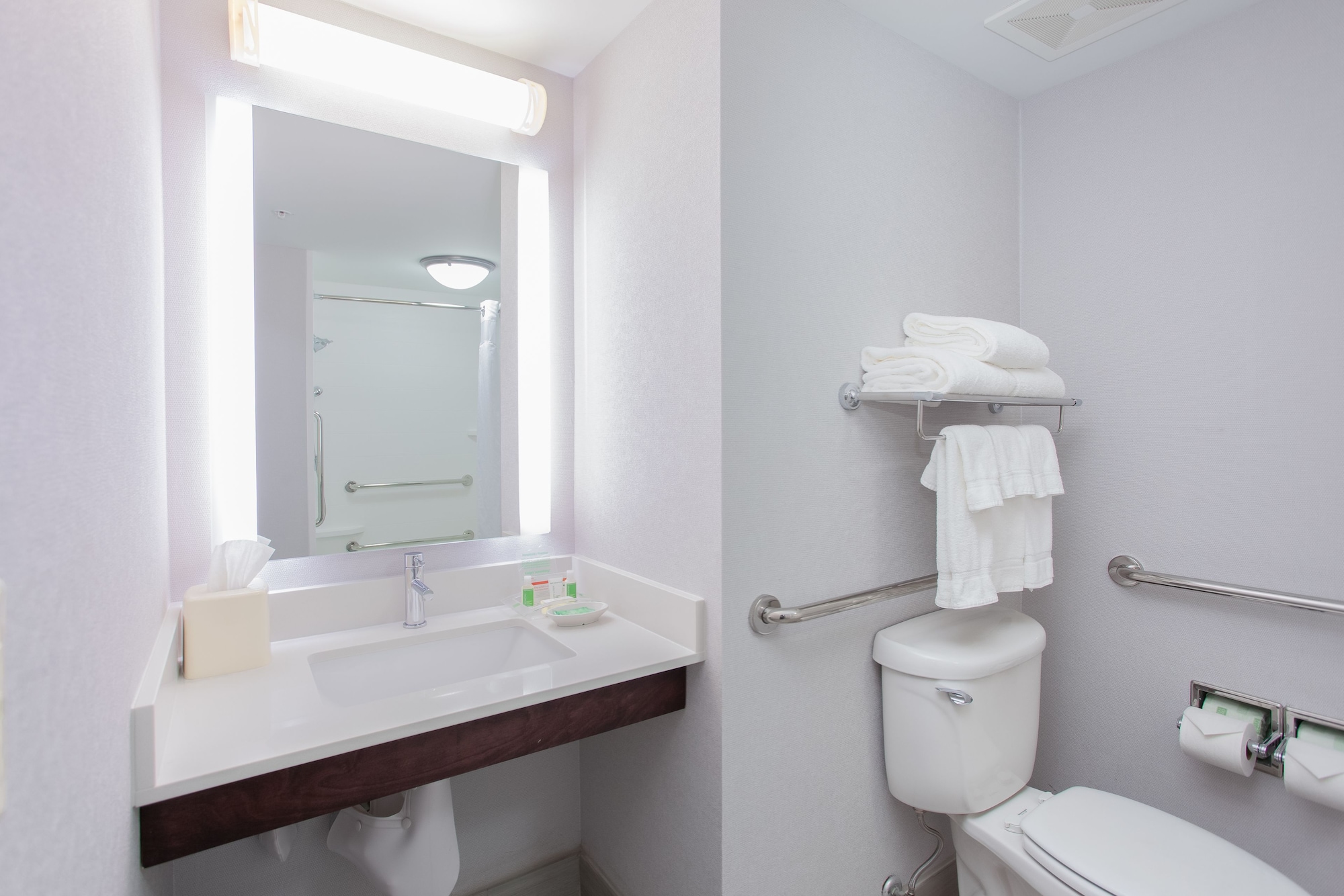 holiday inn and suites tallahassee conference ctr n
