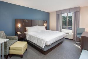 holiday inn and suites tallahassee conference ctr n