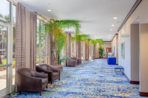 holiday inn and suites tallahassee conference ctr n