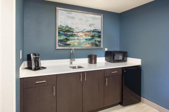 holiday inn and suites tallahassee conference ctr n