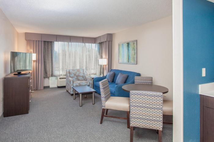 holiday inn and suites tallahassee conference ctr n