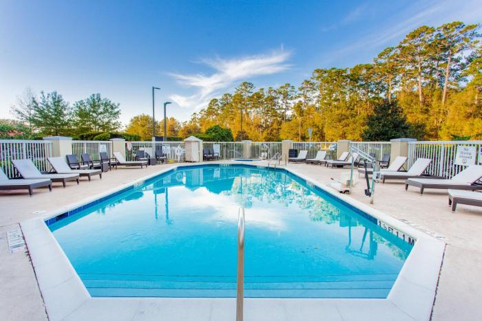 holiday inn and suites tallahassee conference ctr n
