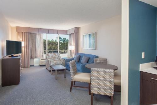 holiday inn and suites tallahassee conference ctr n