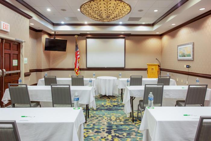 holiday inn and suites tallahassee conference ctr n