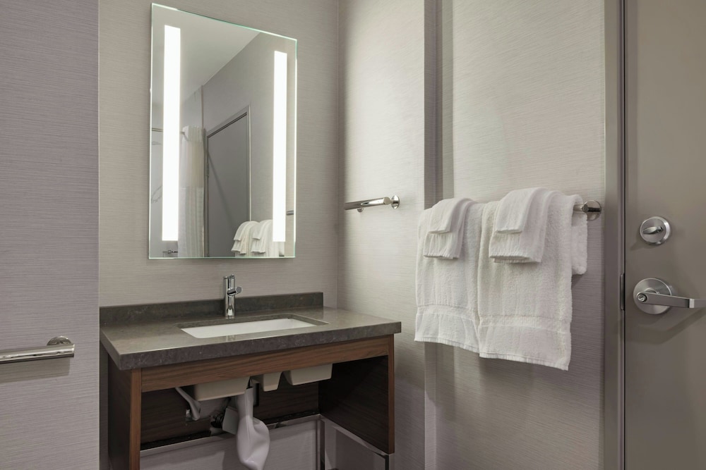 hotel chino hills