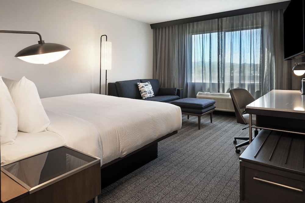 hotel chino hills