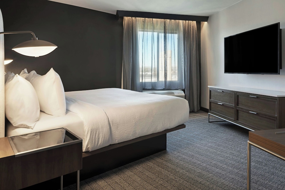 hotel chino hills