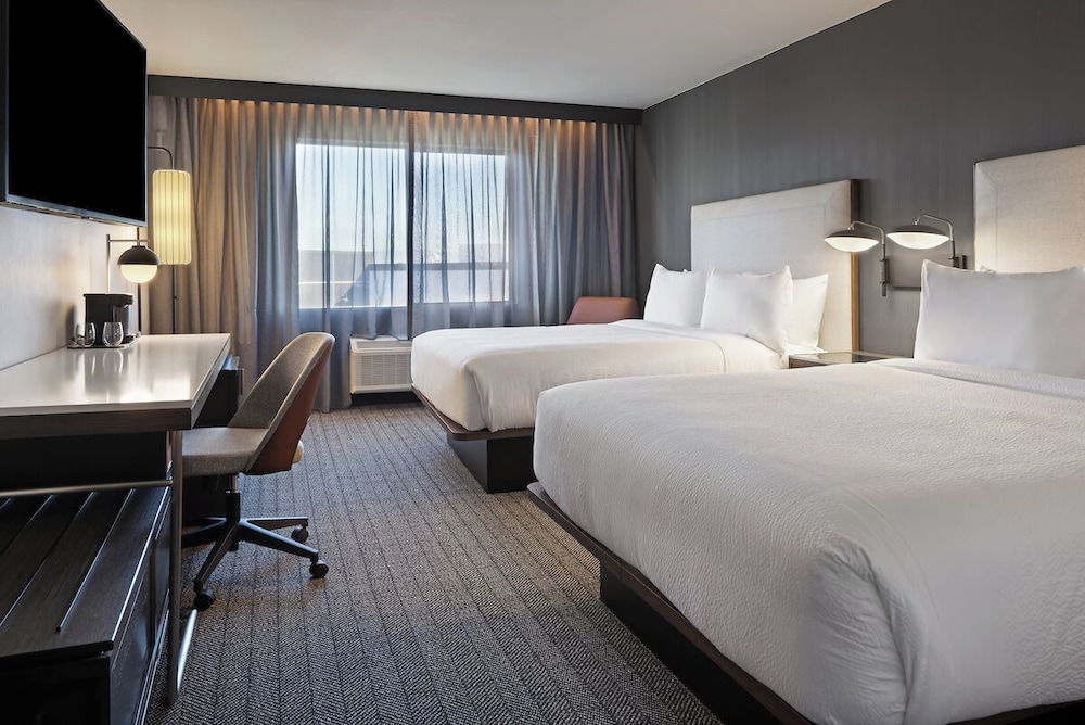 hotel chino hills