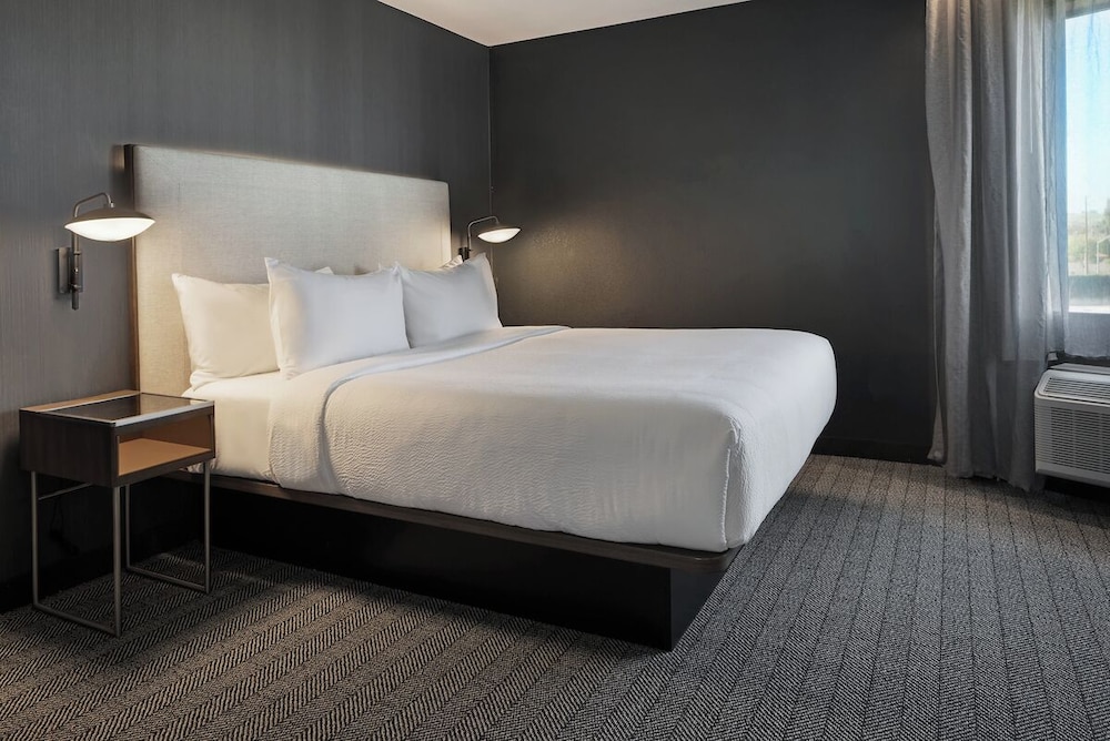 hotel chino hills