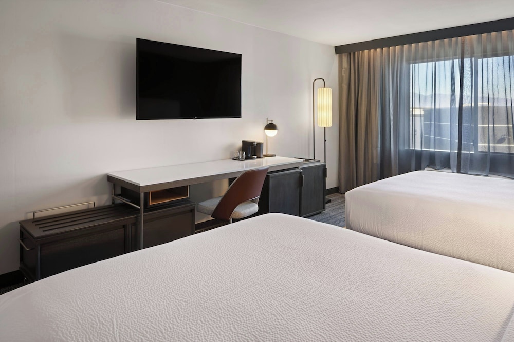 hotel chino hills