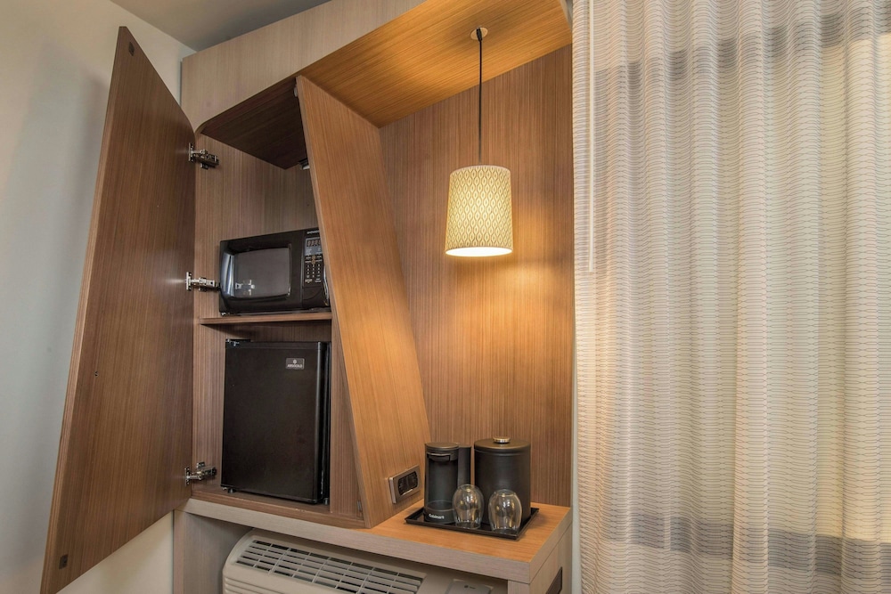 hotel chino hills