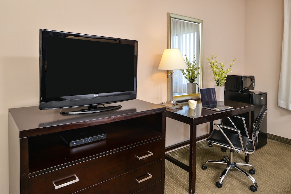 hotel chino hills
