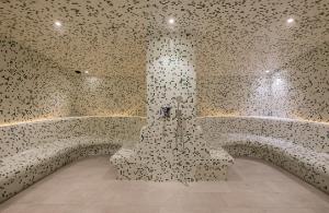 golden tulip lyon ouest techlid hotel and spa