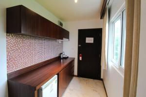oceanview treasure hotel and residence