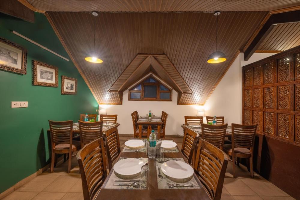 wingait inn hotel near the mall road