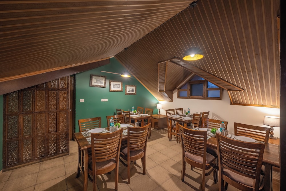 wingait inn hotel near the mall road