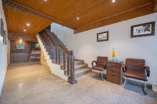 wingait inn hotel near the mall road