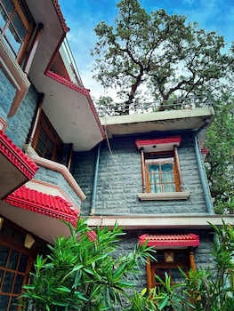 wingait inn hotel near the mall road