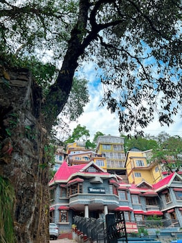 wingait inn hotel near the mall road