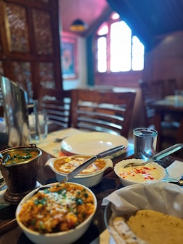 wingait inn hotel near the mall road