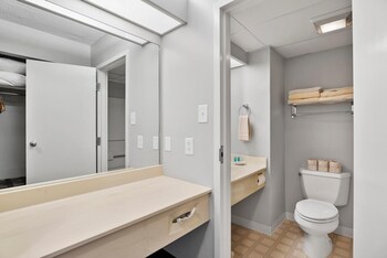 second floor standard suite bay view