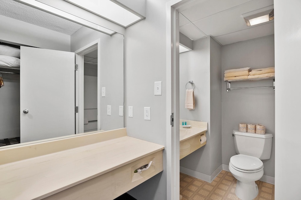 second floor standard suite bay view