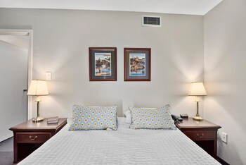 second floor standard suite bay view