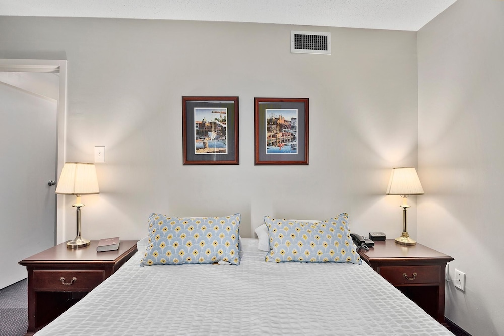 second floor standard suite bay view