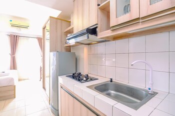 simply look studio room at margonda residence 2 apartment