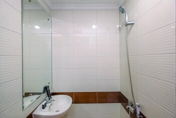 comfy studio apartment at margonda residence 3