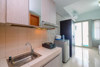 comfy studio apartment at margonda residence 3