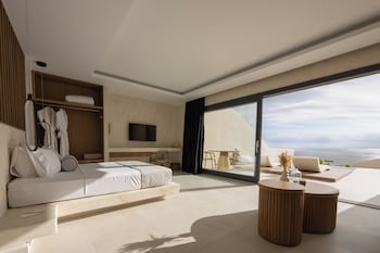 pnoe luxury suites