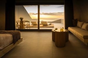 pnoe luxury suites
