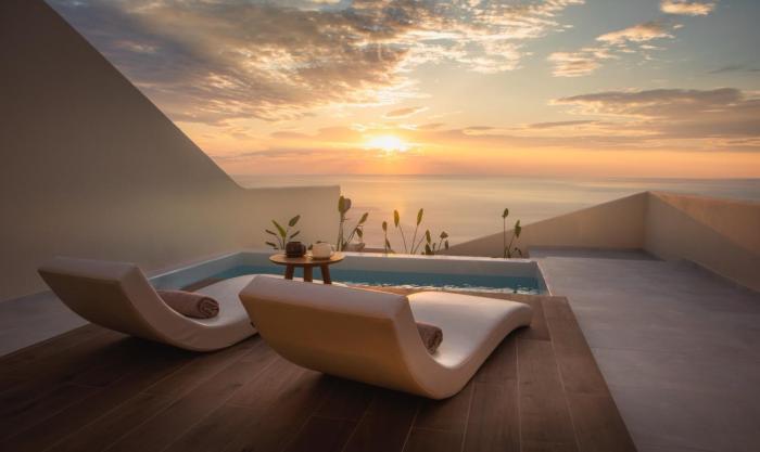 pnoe luxury suites