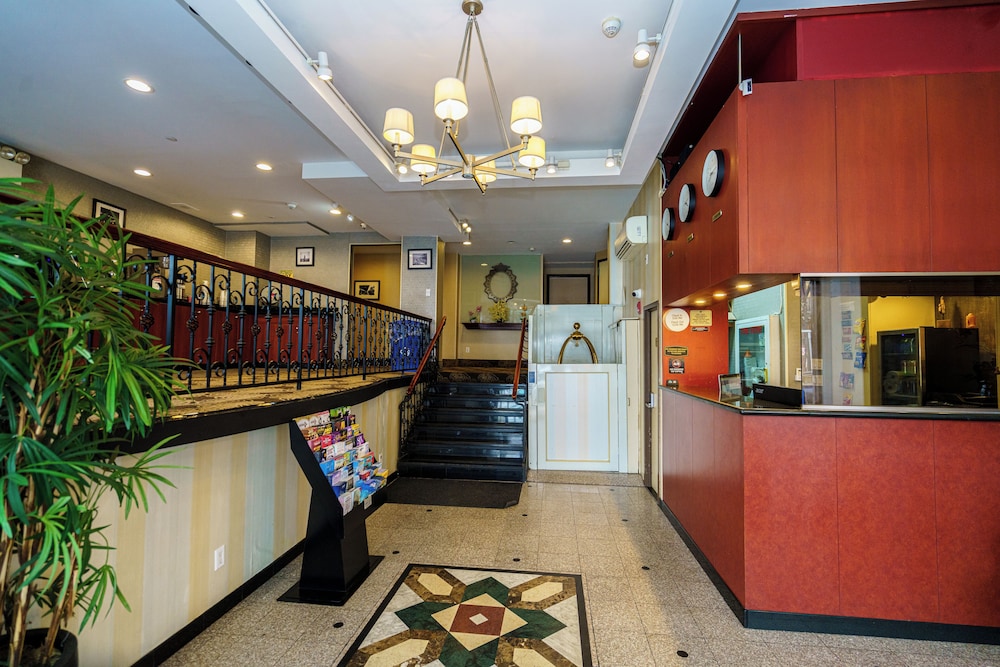 sky hotel flushing laguardia airport