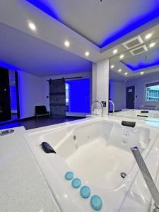 imperial suites