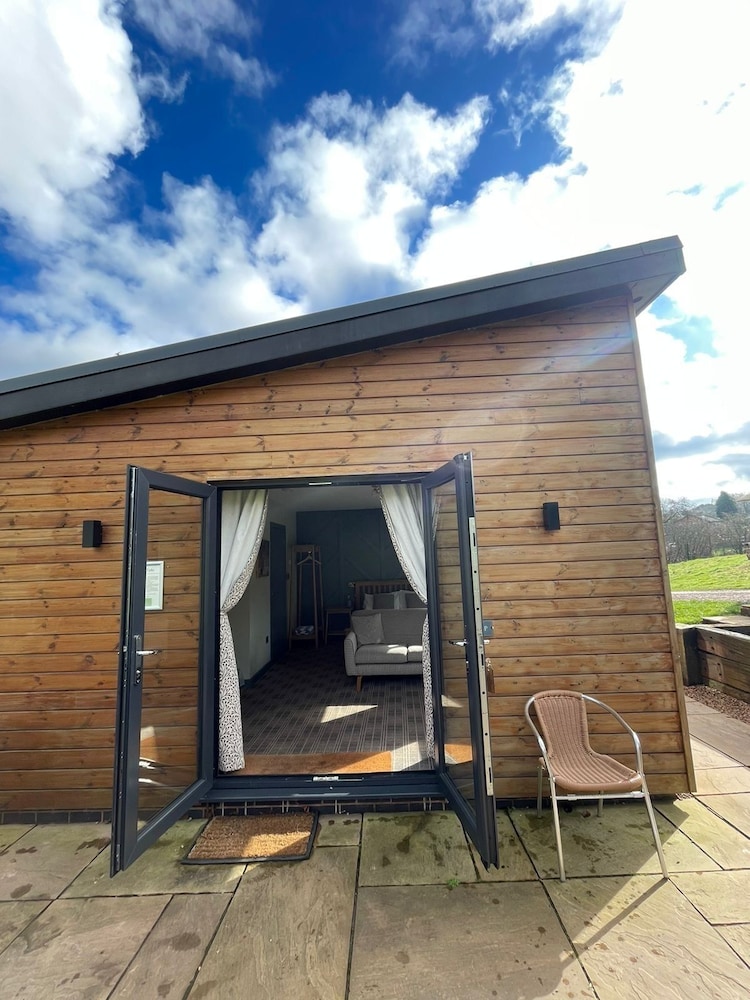 the baiting house and lodges