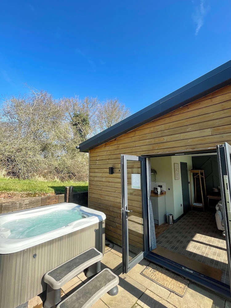 the baiting house and lodges