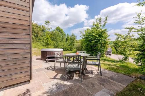 the baiting house and lodges