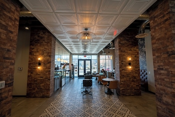 Yugo Guest Suites,410 N Lincoln Ave,2 star