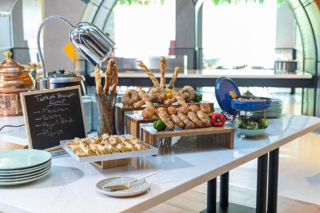 aloft muscat