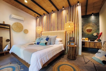 exotico beach and rooms